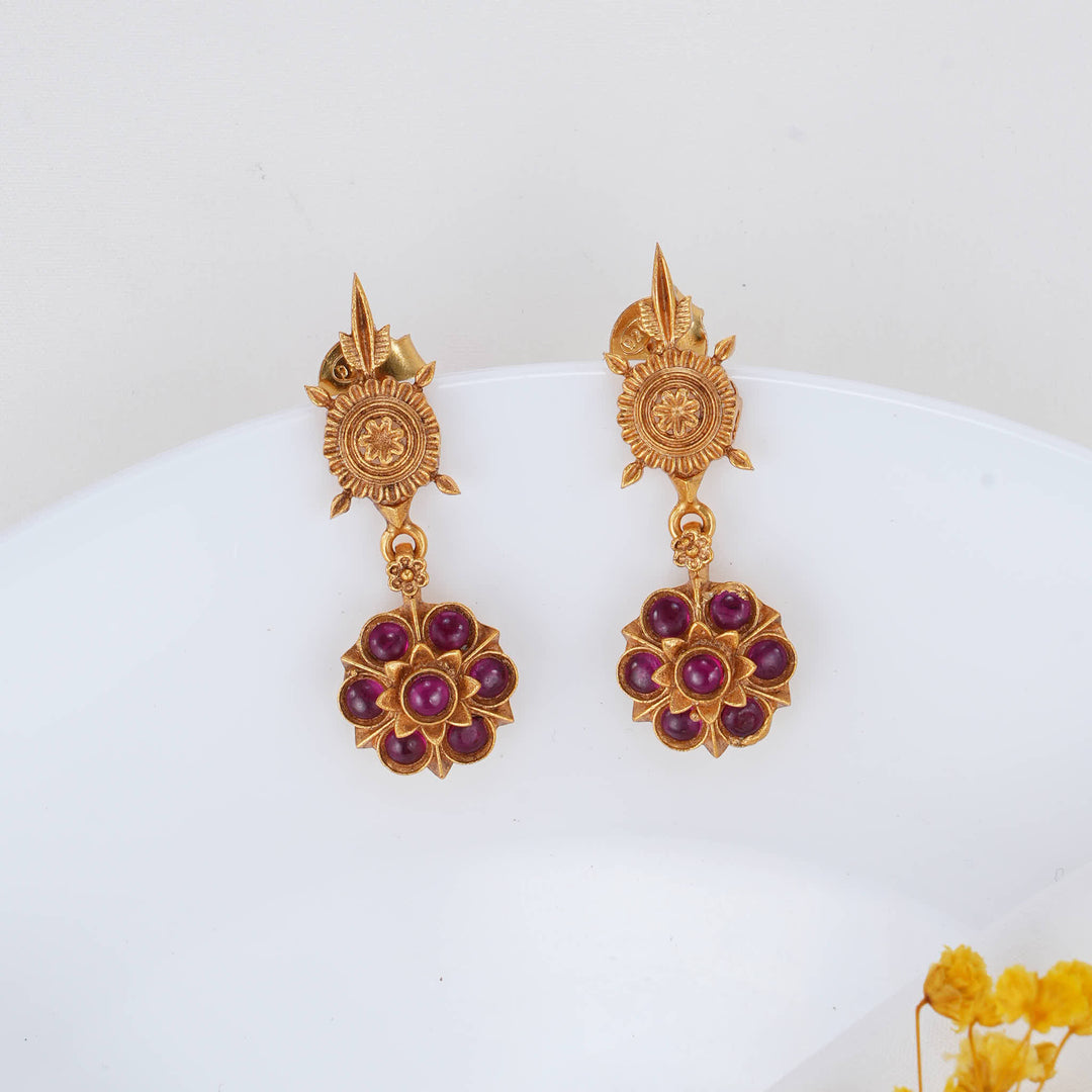 Chic & Fabulous Short Necklace Set
