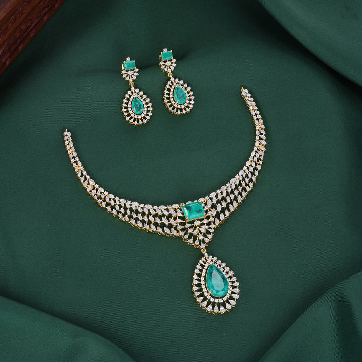 Glowing Avikam Short Necklace Set
