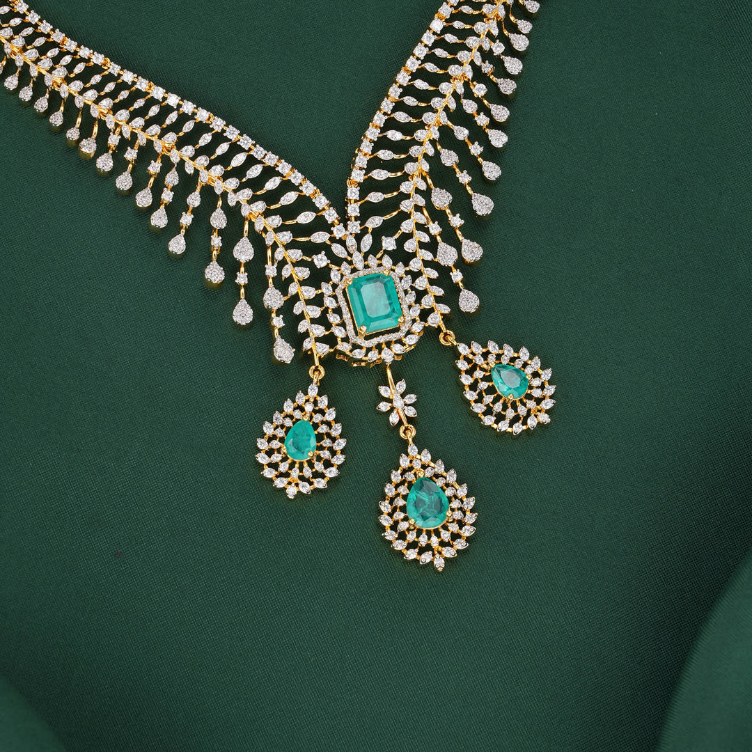 Dazzle Avikam Short Necklace Set