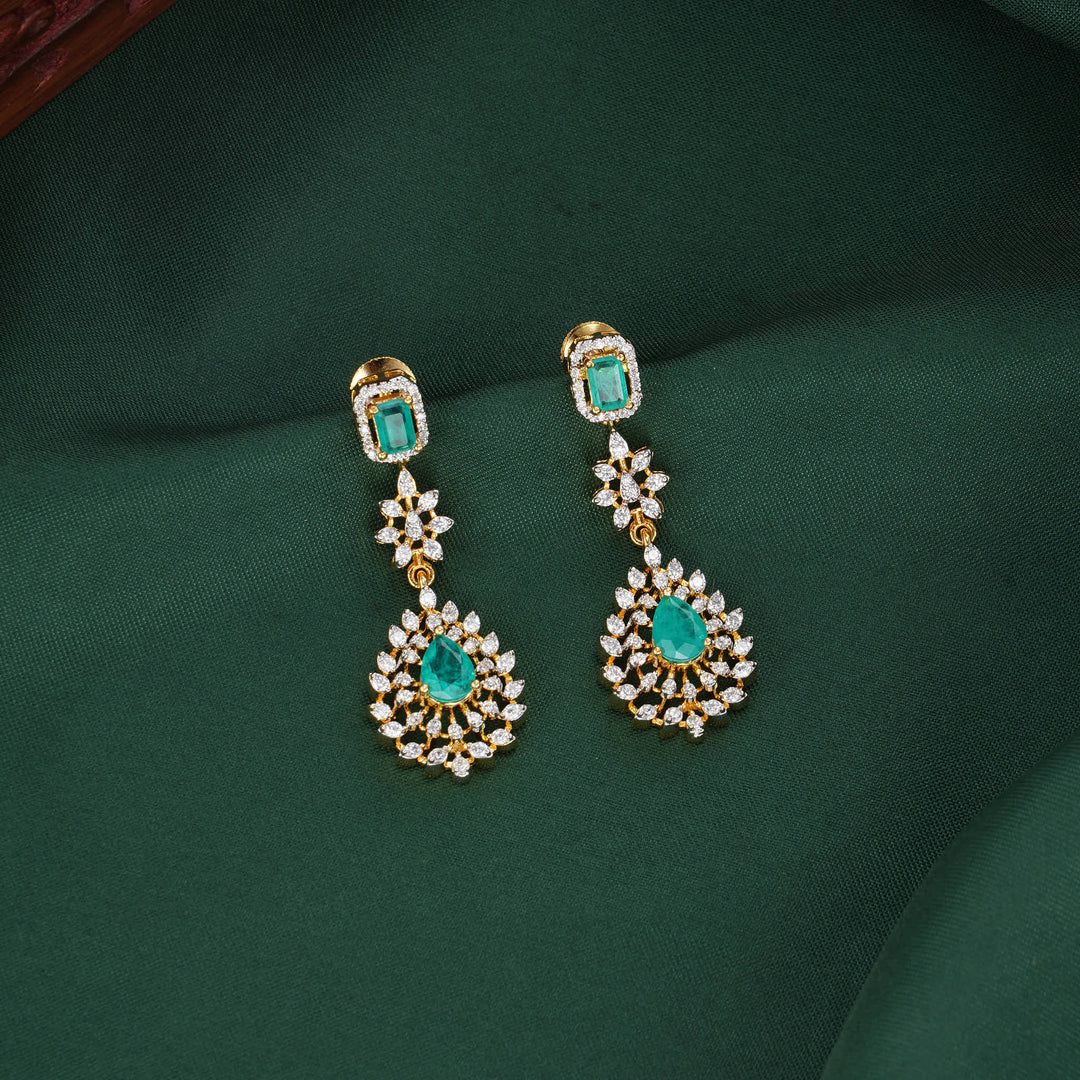 Dazzle Avikam Short Necklace Set