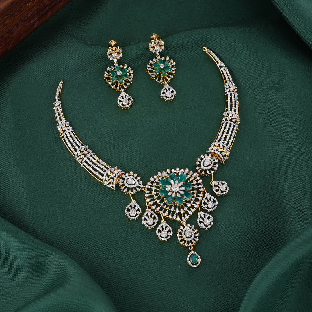Gorgeous Avikam Short Necklace Set