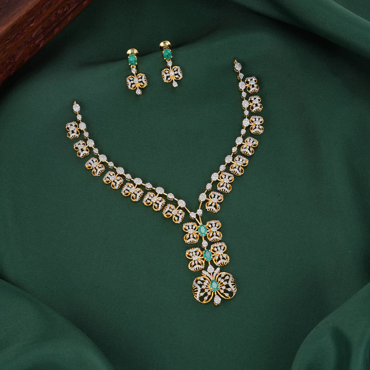 Sparkling Avikam Short Necklace Set