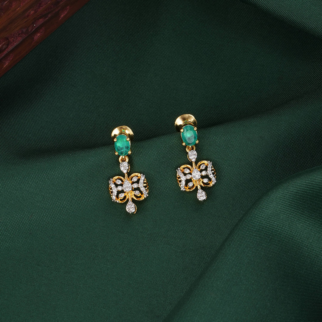 Sparkling Avikam Short Necklace Set