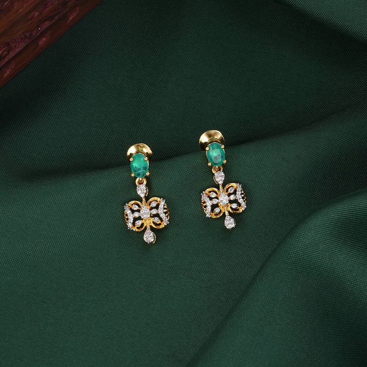 Sparkling Avikam Short Necklace Set