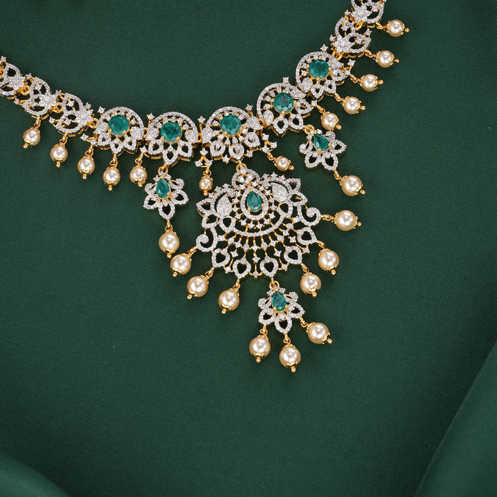 Mesmerizing Avikam Short Necklace Set