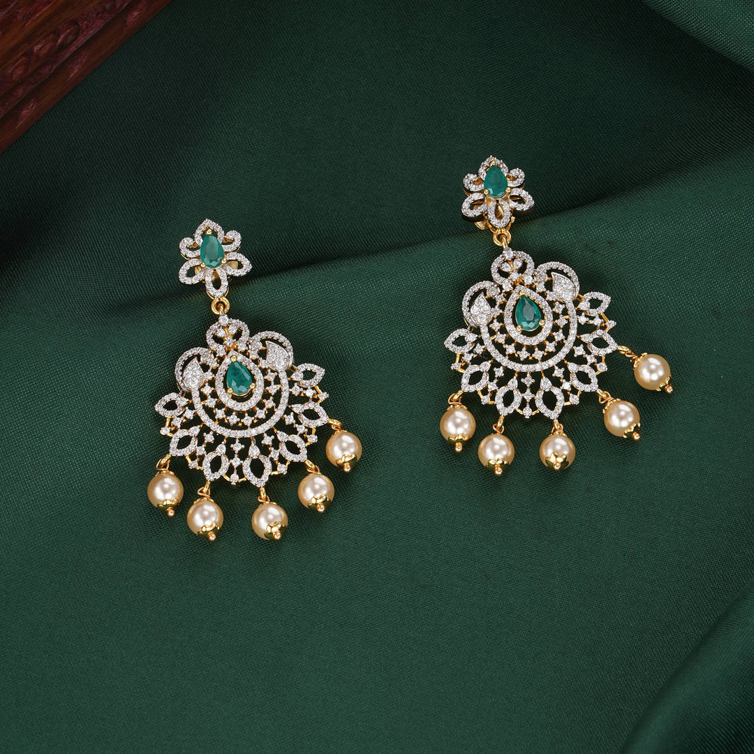 Mesmerizing Avikam Short Necklace Set