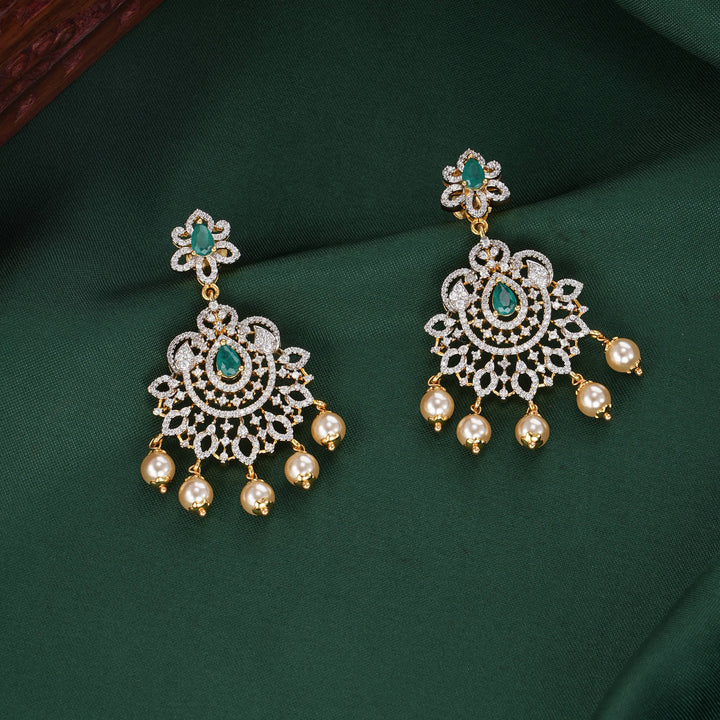 Mesmerizing Avikam Short Necklace Set