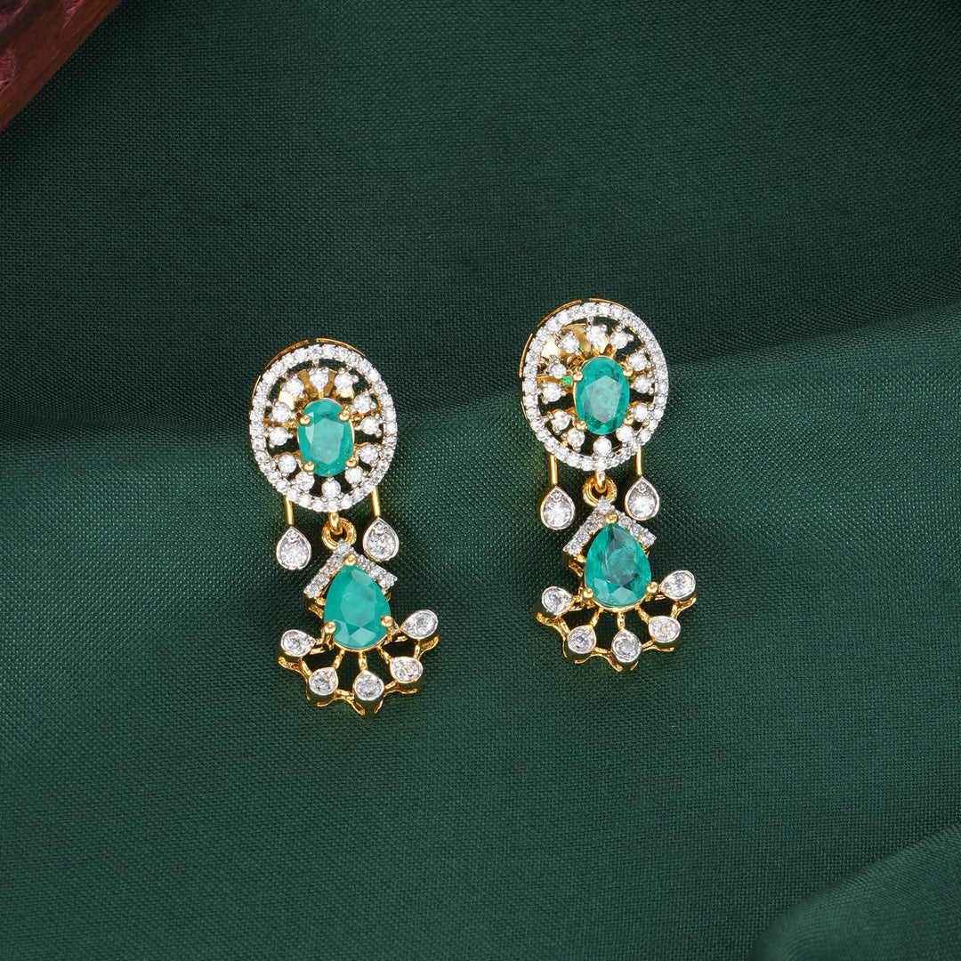 Dazzling Avikam Short Necklace Set