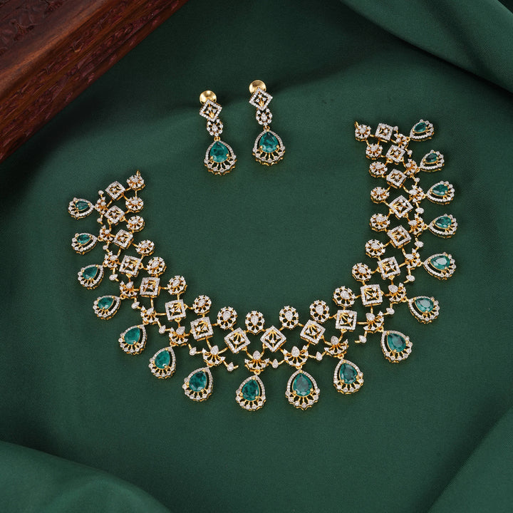 Mesmerizing Avikam Short Necklace Set