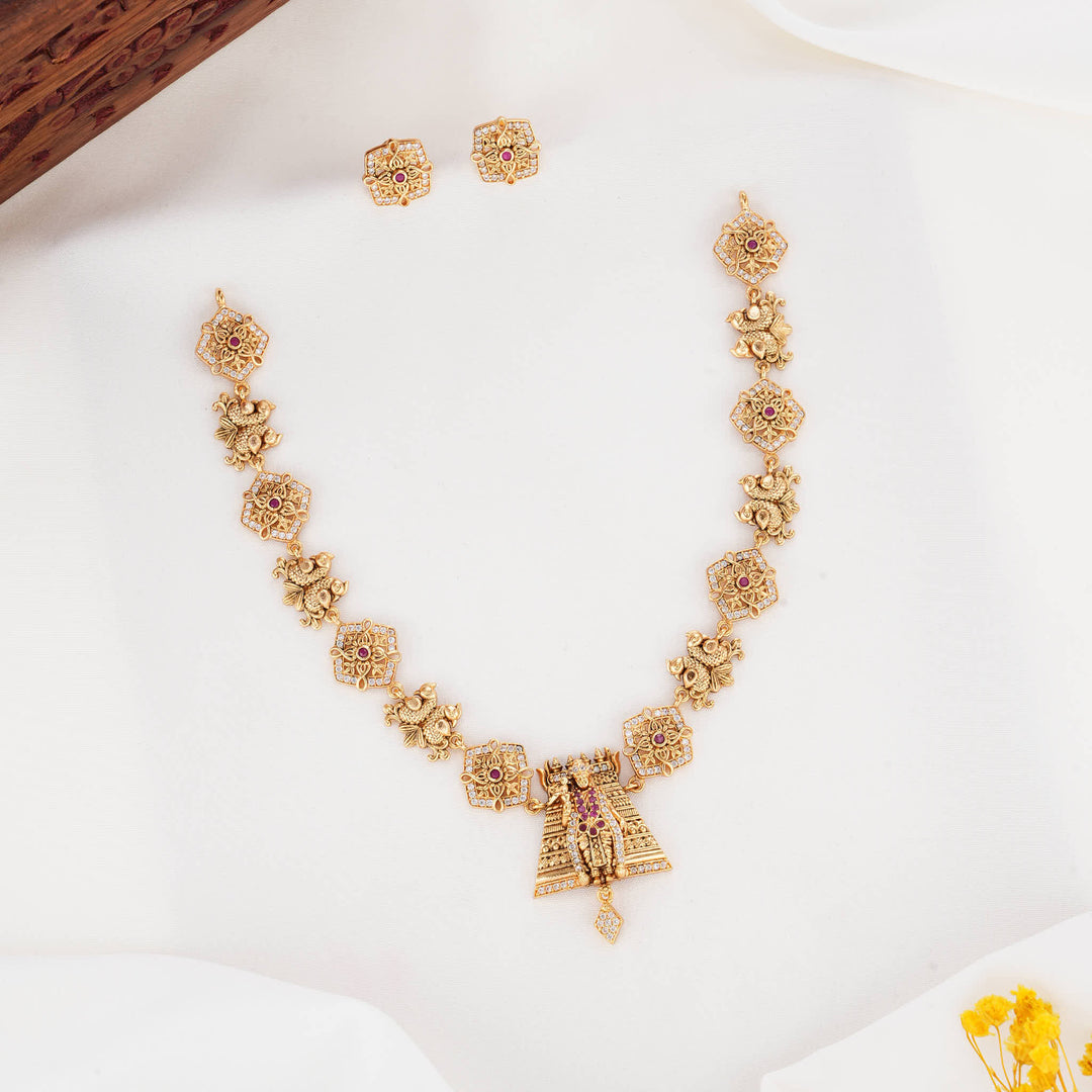 Streamlined Nagas Short Necklace Set