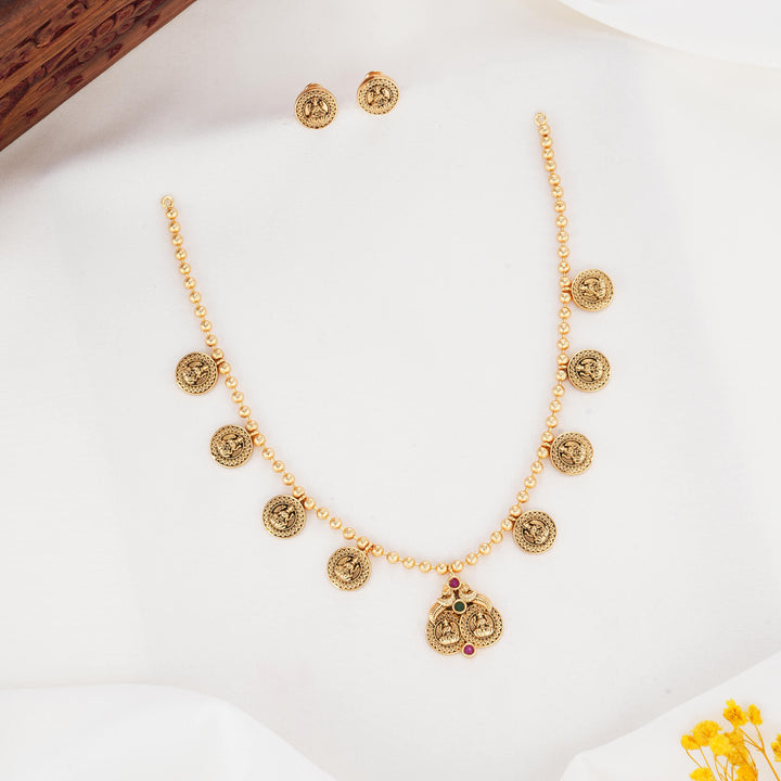 Effortlessly Wearable Nagas Short Necklace Set