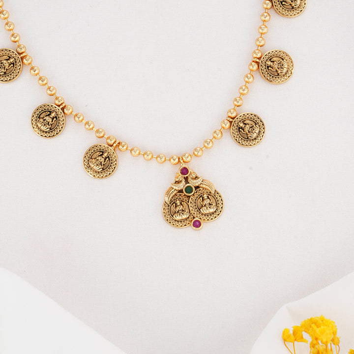 Effortlessly Wearable Nagas Short Necklace Set