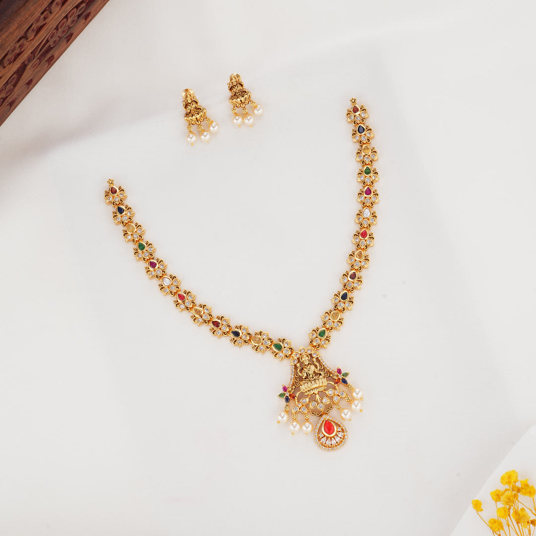 Bright and Vibrant Nagas Short Necklace Set