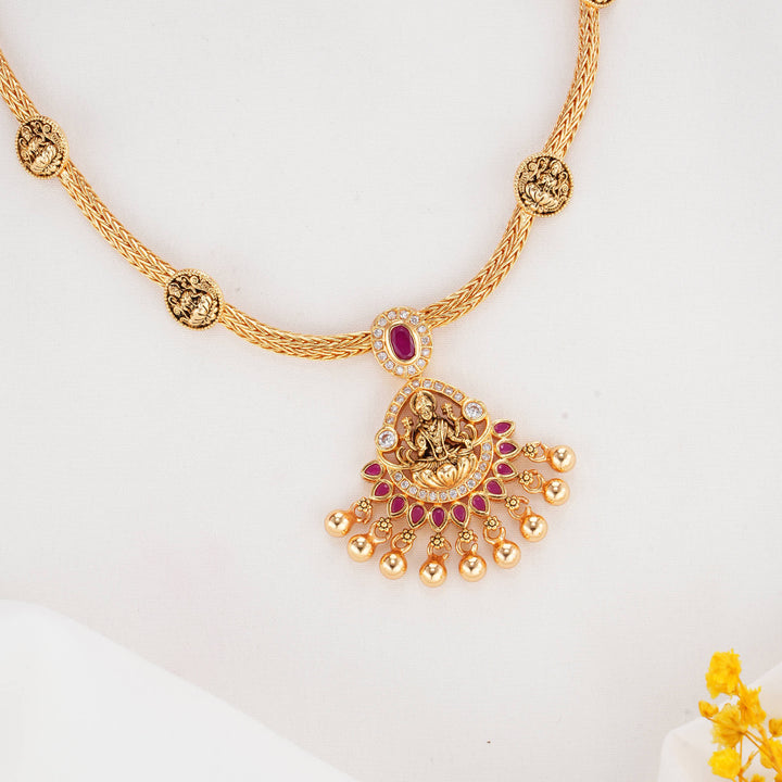 Simply Beautiful Nagas Short Necklace Set