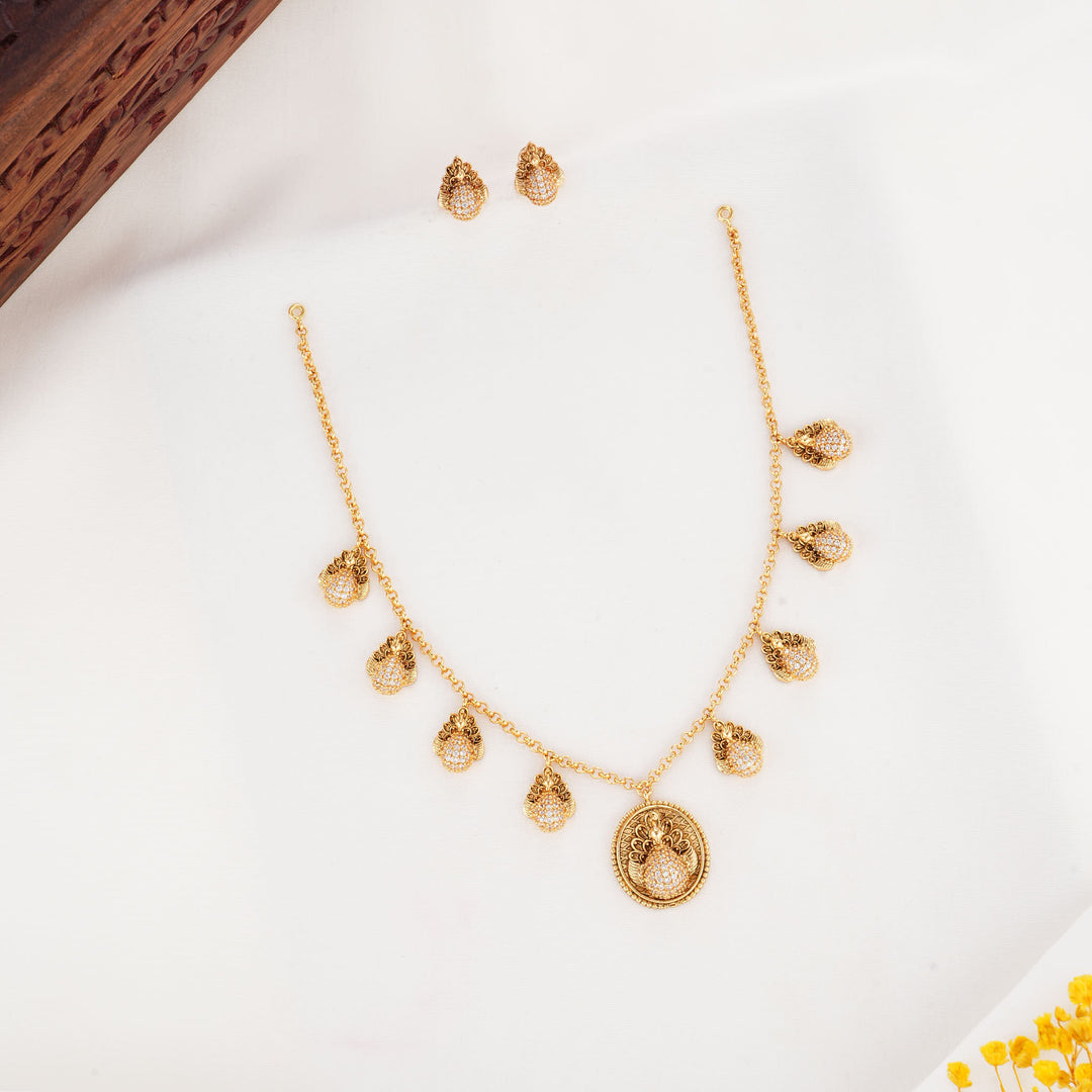 Sparkling Brilliantly Nagas Short Necklace Set