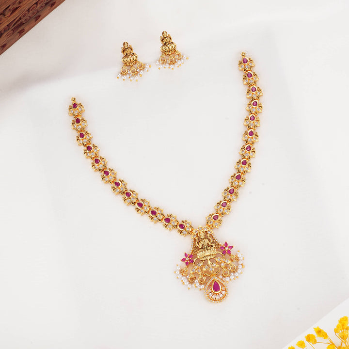 Glowing with Beauty Nagas Short Necklace Set