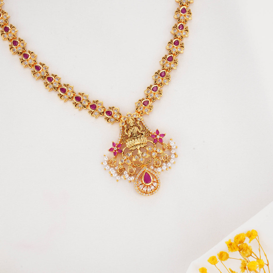 Glowing with Beauty Nagas Short Necklace Set
