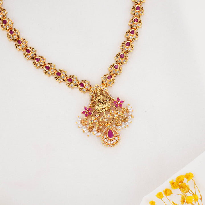 Glowing with Beauty Nagas Short Necklace Set