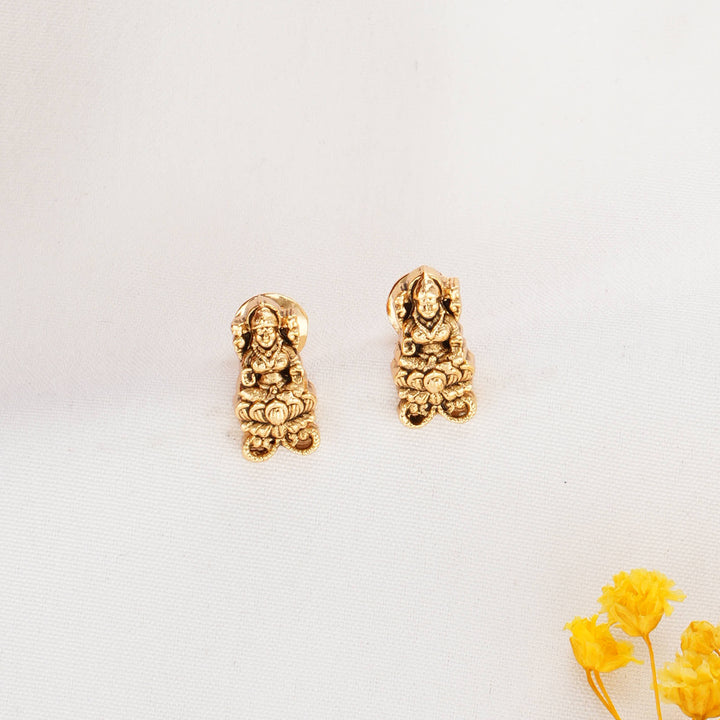 Immaculate Nagas Short Necklace Set