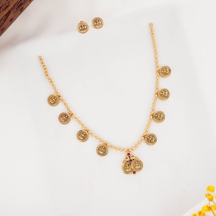 Quitely Impressive Nagas Short Necklace Set