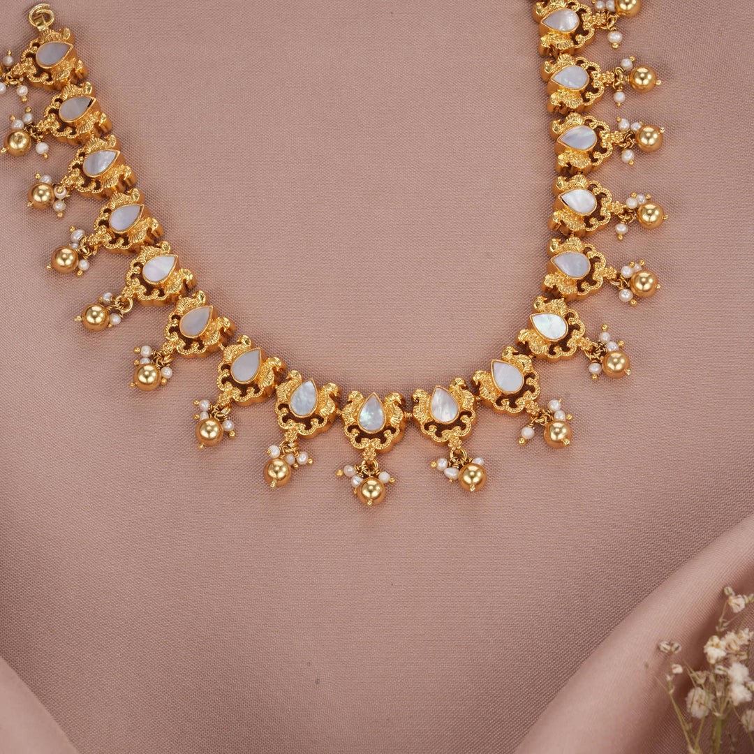 Drisya Kundan Short Necklace Set