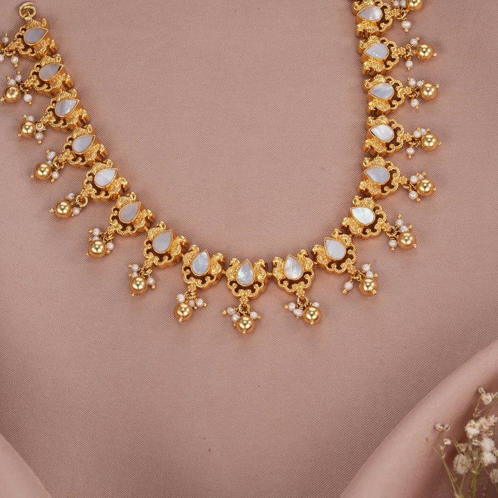 Drisya Kundan Short Necklace Set