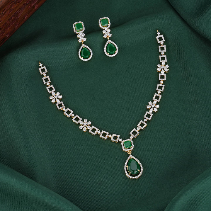 Mesmerizing Avikam Necklace Set