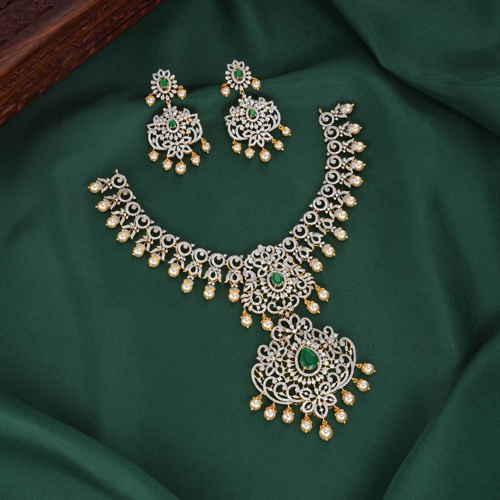 Mesmerizing Avikam Necklace Set