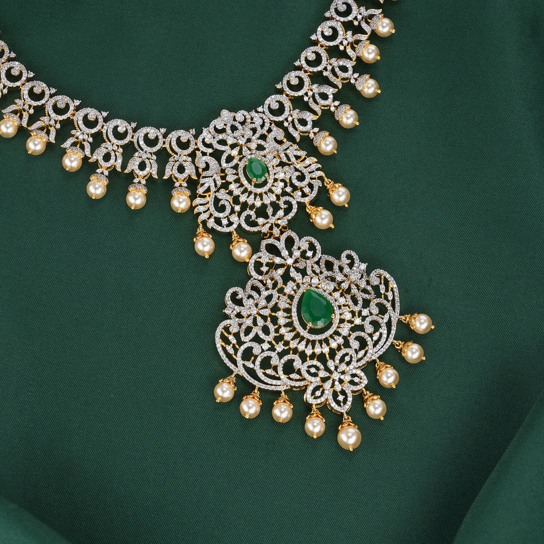 Mesmerizing Avikam Necklace Set