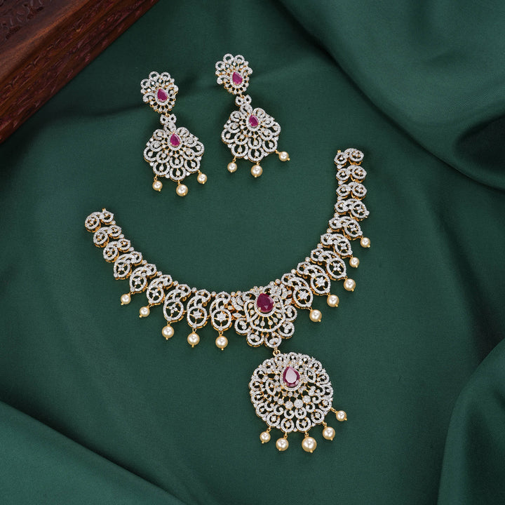 Glowing Avikam Necklace Set