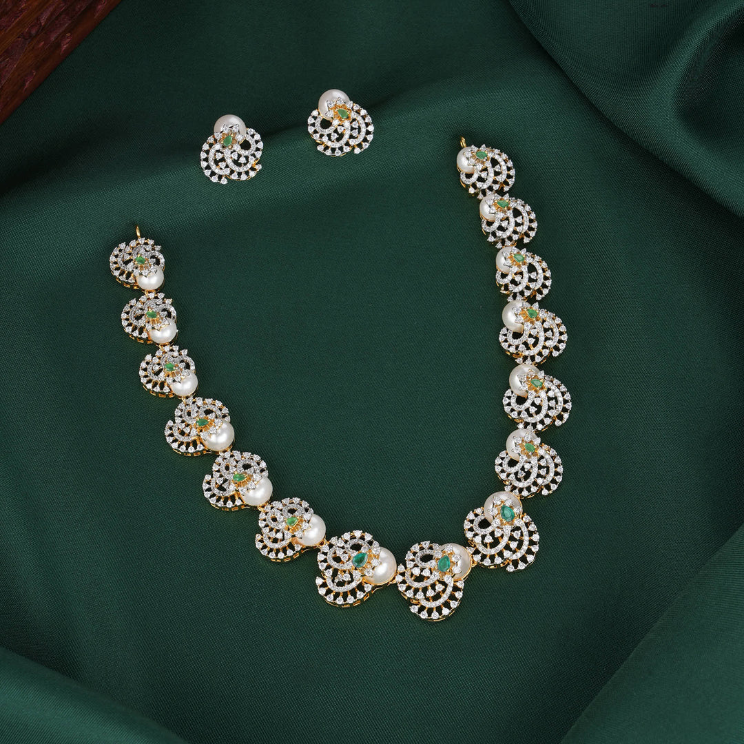 Dazzle Avikam Necklace Set