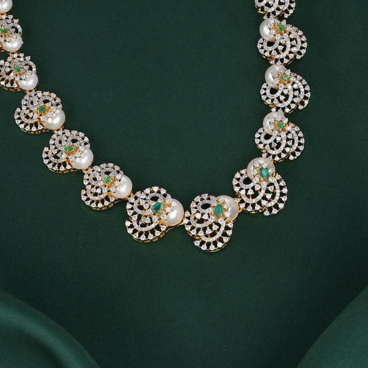 Dazzle Avikam Necklace Set