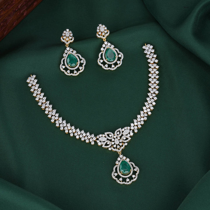 Trendy Glow Avikam Necklace Set