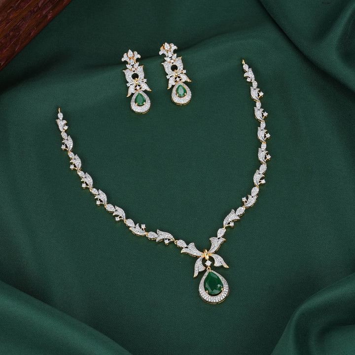 Glowing Avikam Necklace Set