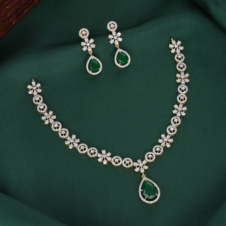 Glittering Avikam Necklace Set