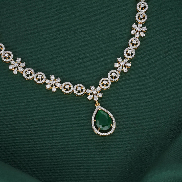Glittering Avikam Necklace Set