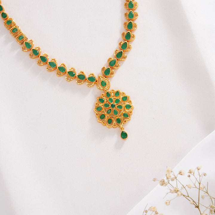Mesmerizing Pakshi Short Necklace Set