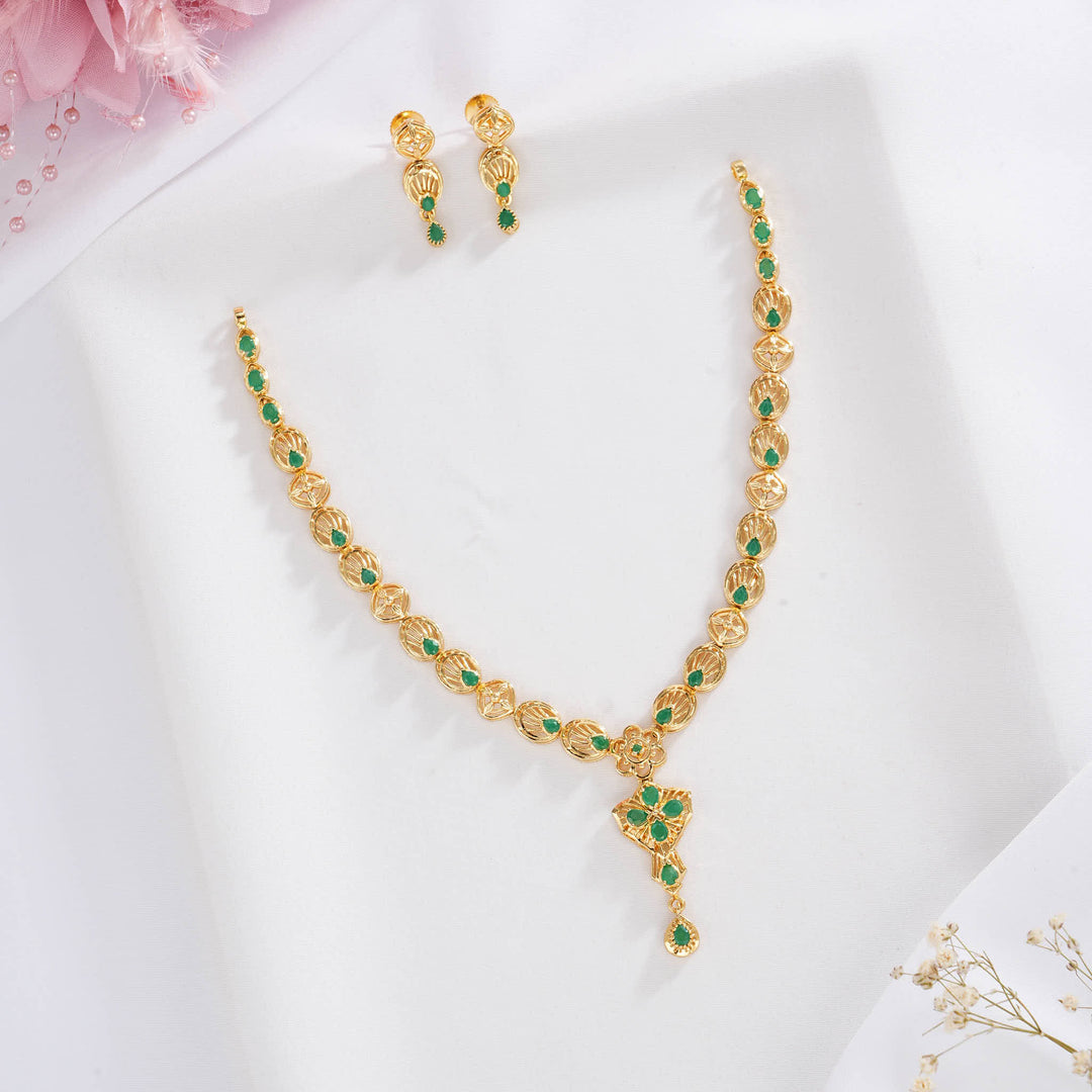 Beautiful Short Necklace Set