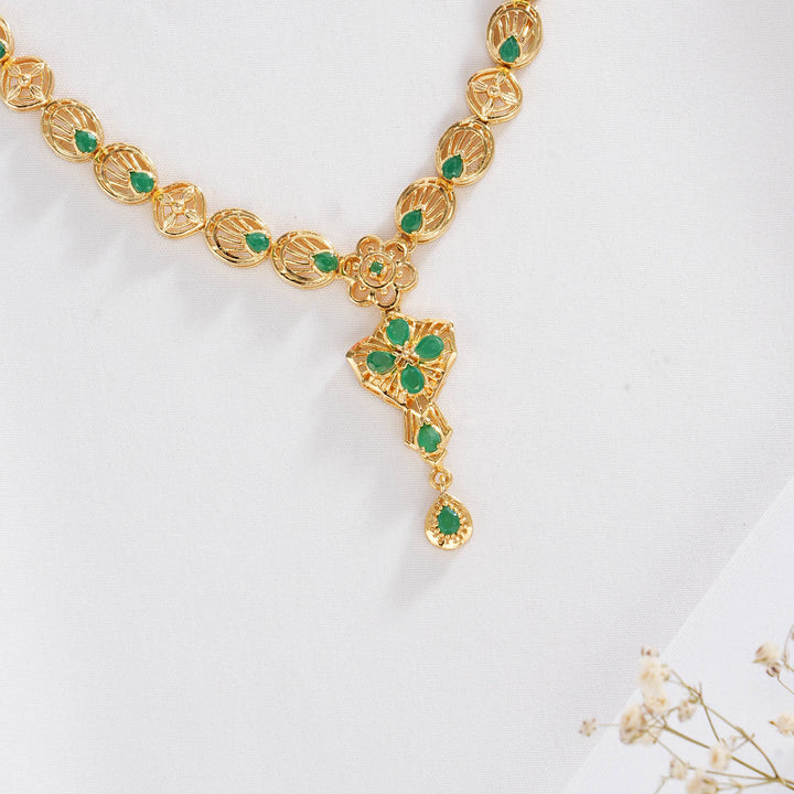 Beautiful Short Necklace Set