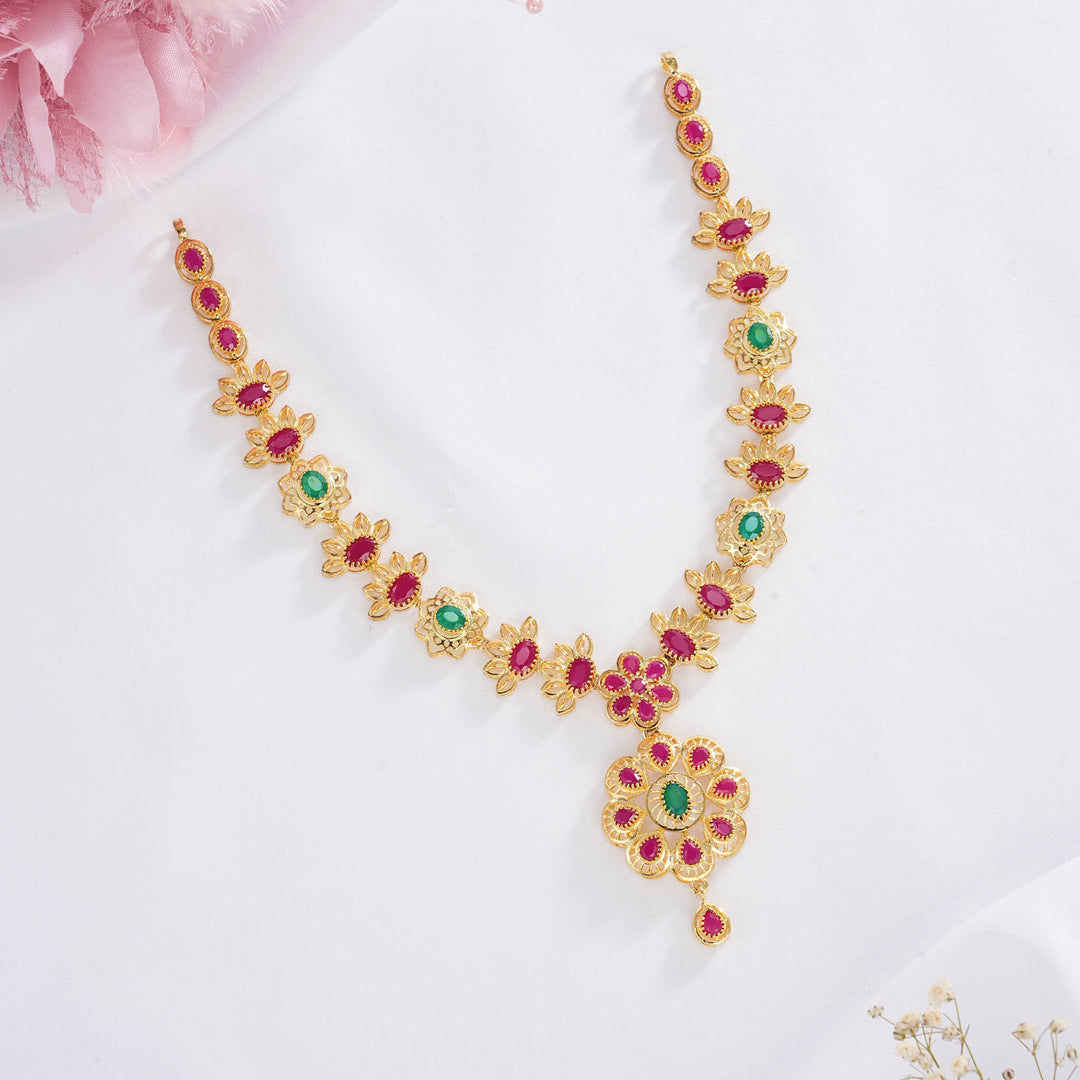 Facinate Pachi Short Necklace