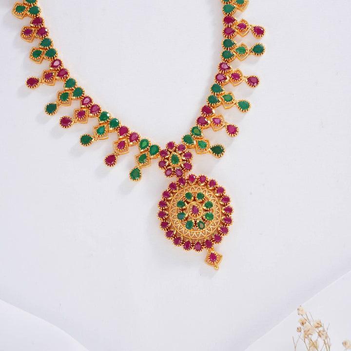 Vedhikaa Pakshi Short Necklace