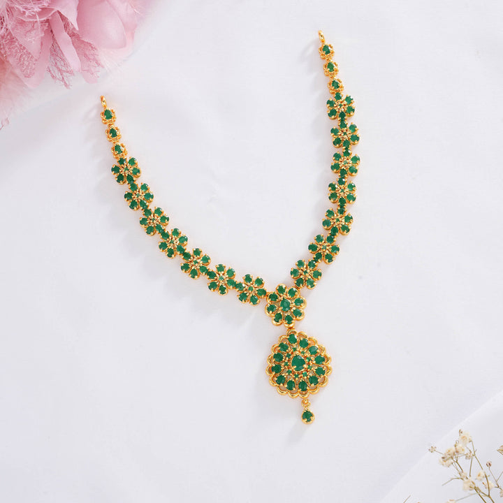 Green Charm Pachi Short Necklace