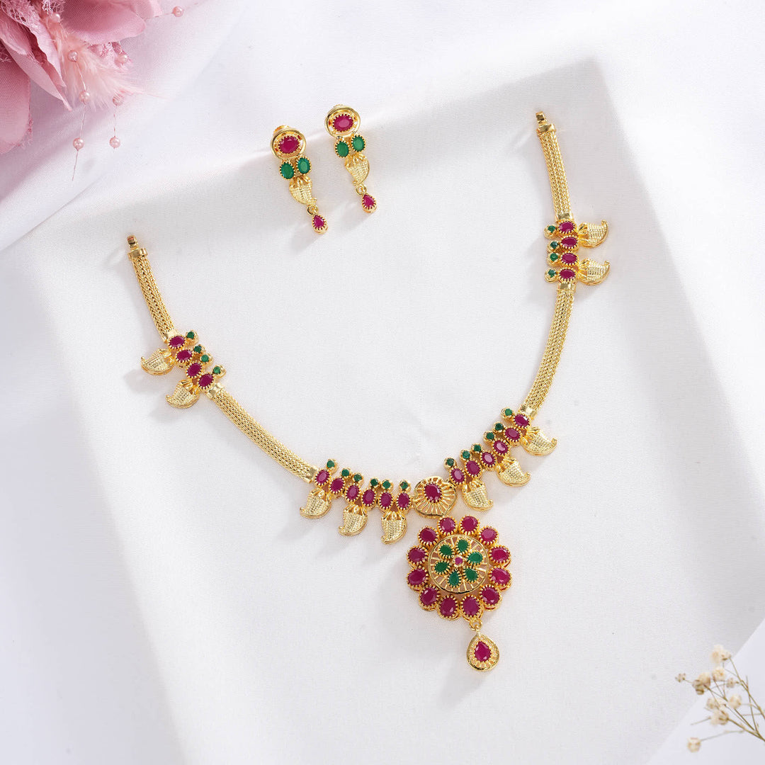 Pretty Look Pakshi Short Necklace Set