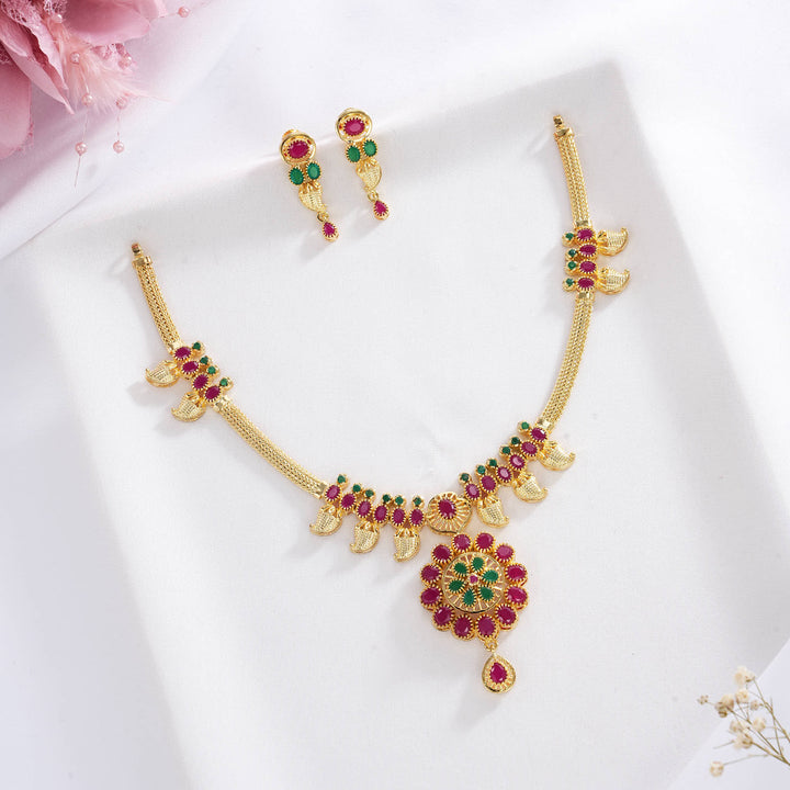 Pretty Look Pakshi Short Necklace Set