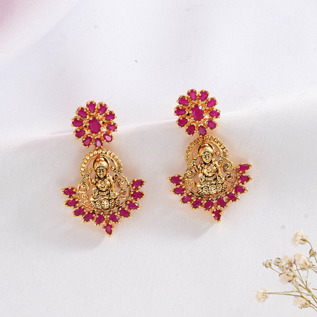 Nivetha Pakshi Short Necklace Set