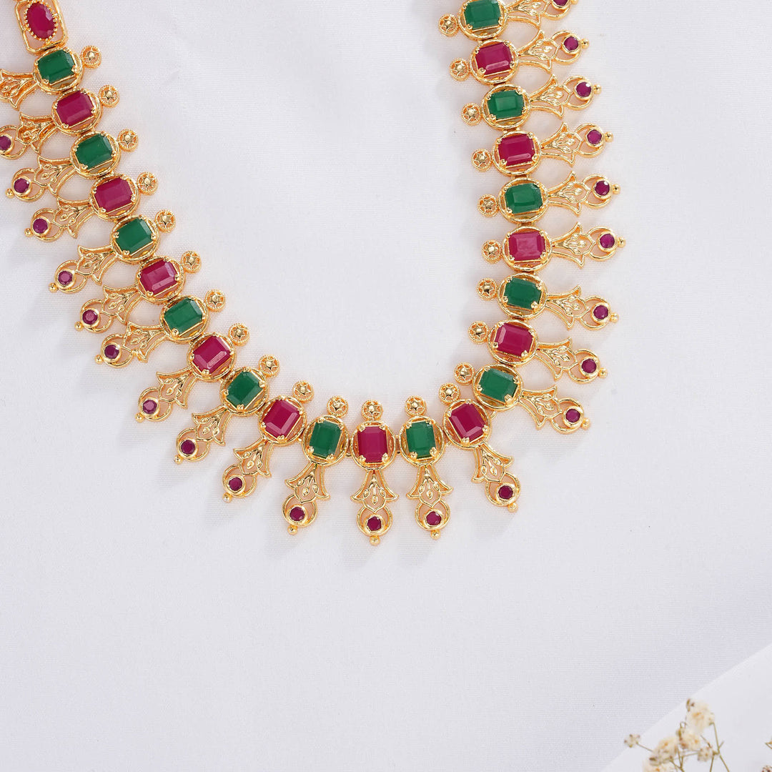Gorgeous Pachi Short Necklace