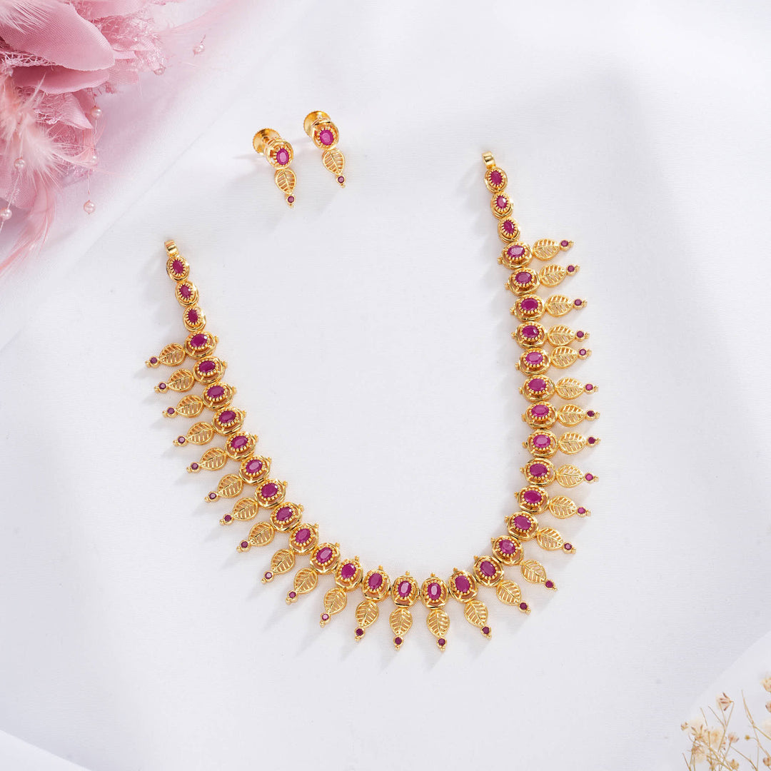 Yarinikaa Pakshi Short Necklace Set