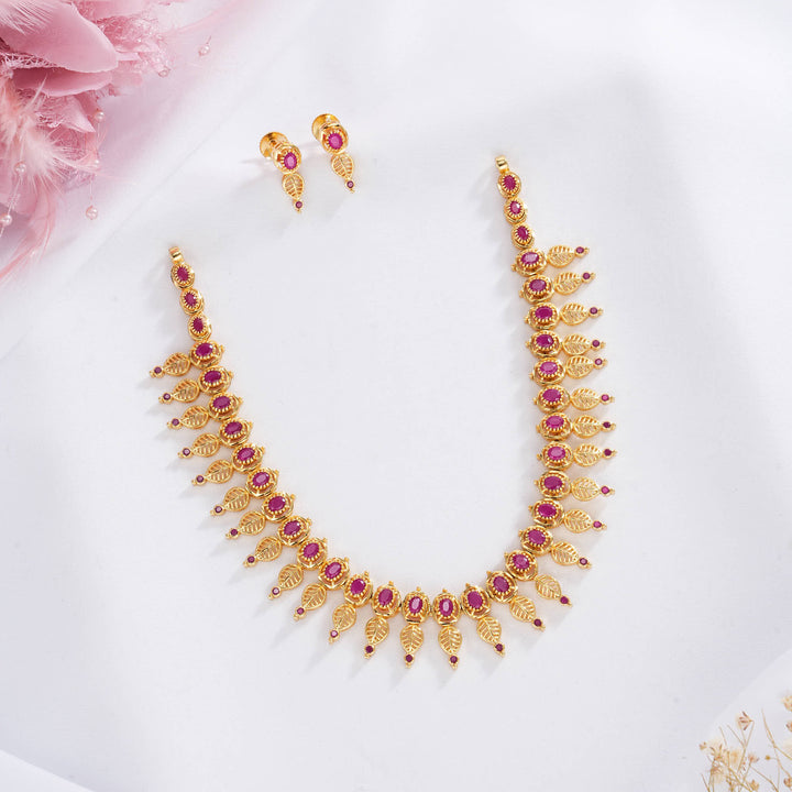 Yarinikaa Pakshi Short Necklace Set