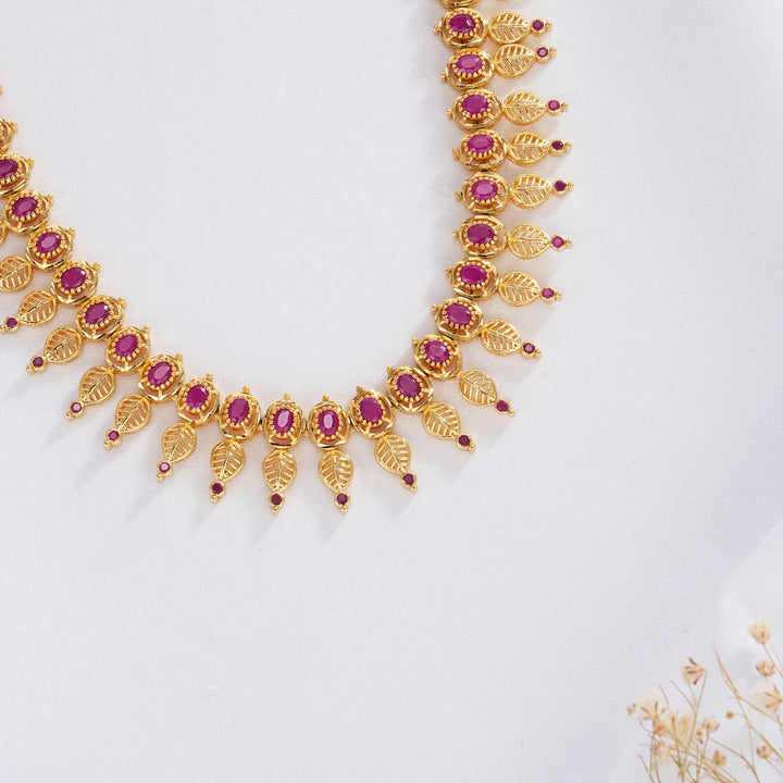 Yarinikaa Pakshi Short Necklace Set