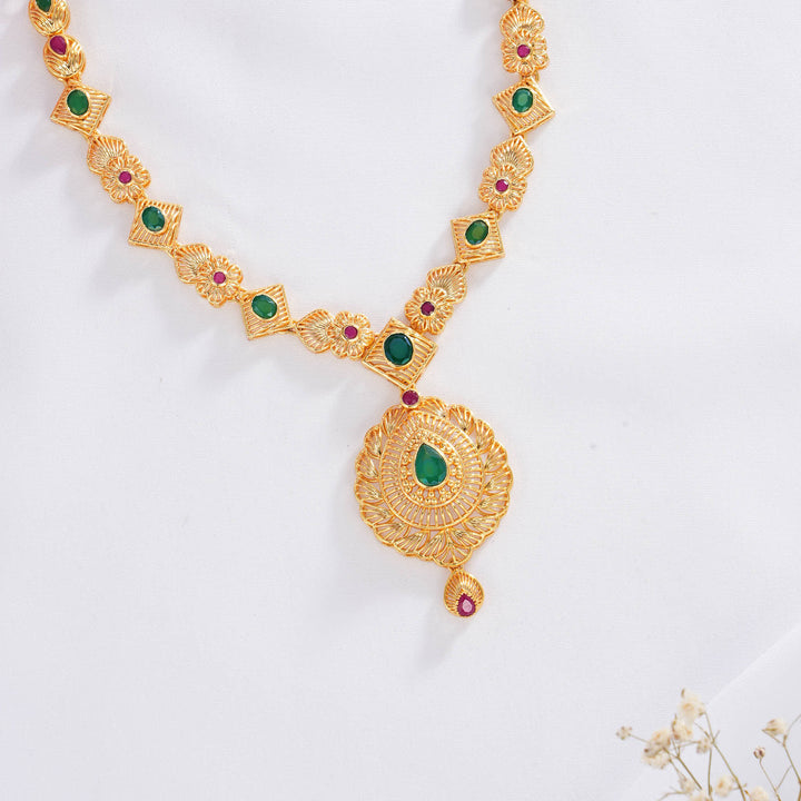 Ishitha Pachi Short Necklace